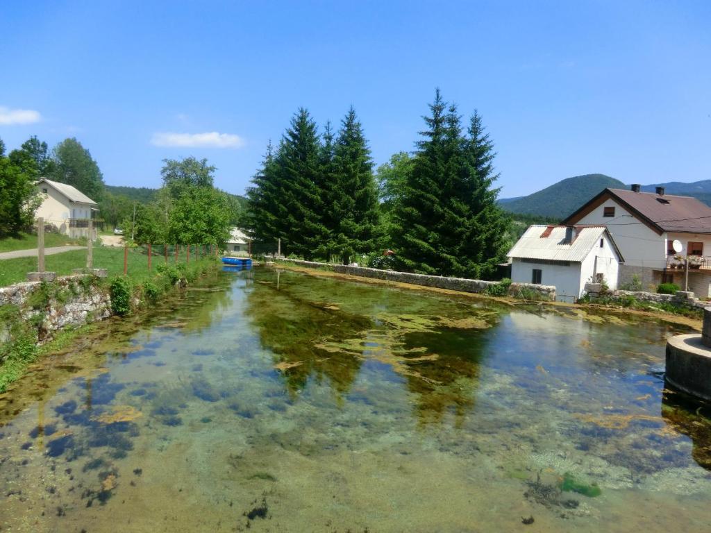 Pansion Izvor Hotel Korenica Kültér fotó