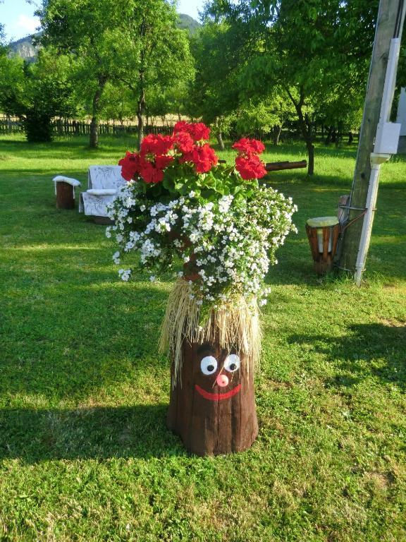 Pansion Izvor Hotel Korenica Kültér fotó