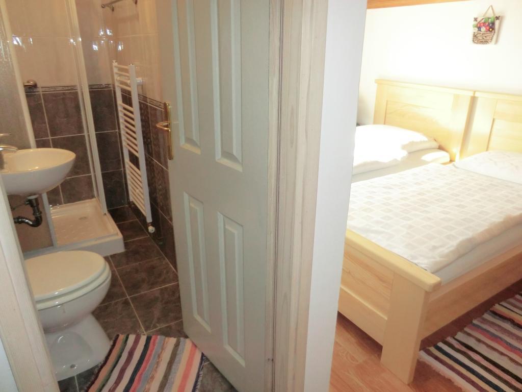 Pansion Izvor Hotel Korenica Kültér fotó