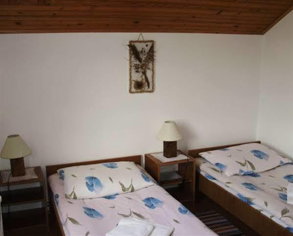 Pansion Izvor Hotel Korenica Kültér fotó