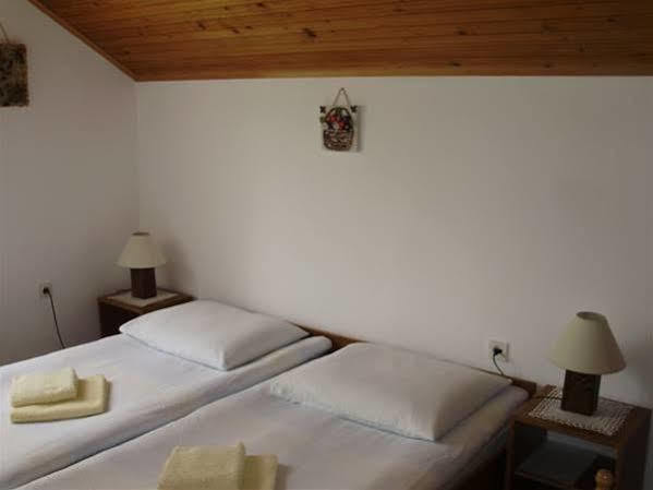 Pansion Izvor Hotel Korenica Kültér fotó