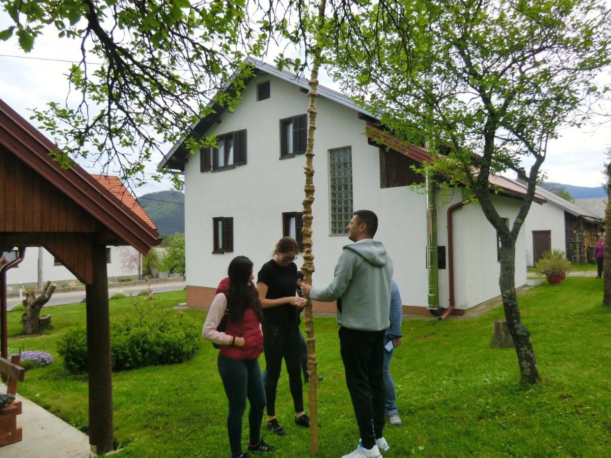 Pansion Izvor Hotel Korenica Kültér fotó