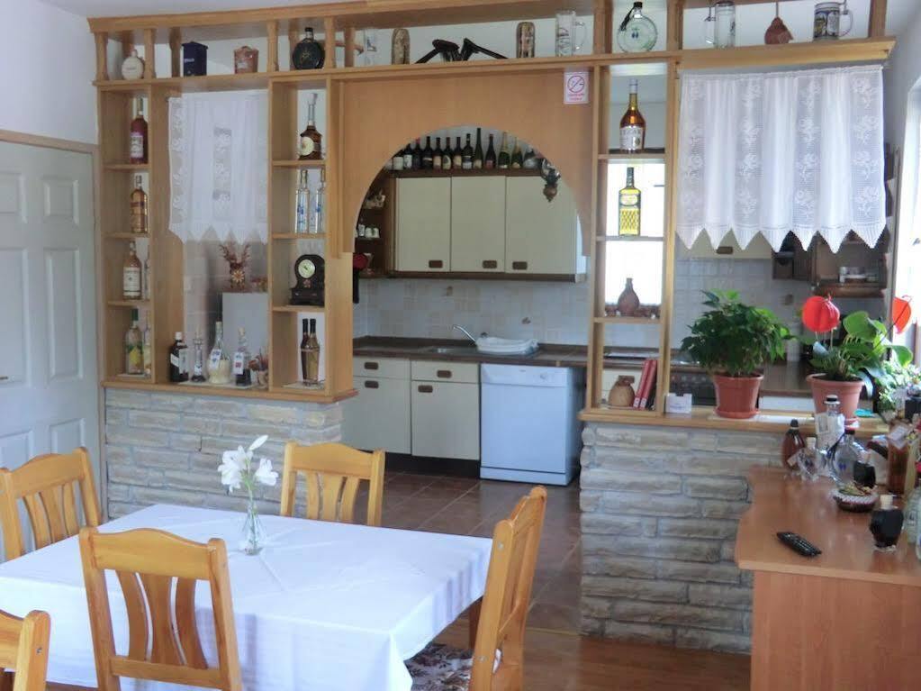 Pansion Izvor Hotel Korenica Kültér fotó