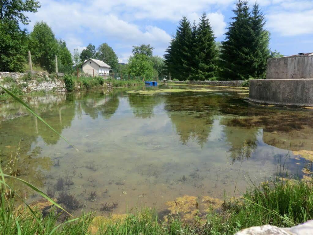 Pansion Izvor Hotel Korenica Kültér fotó