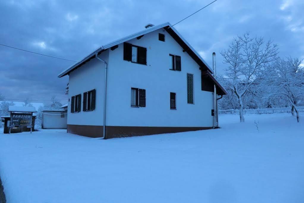 Pansion Izvor Hotel Korenica Kültér fotó