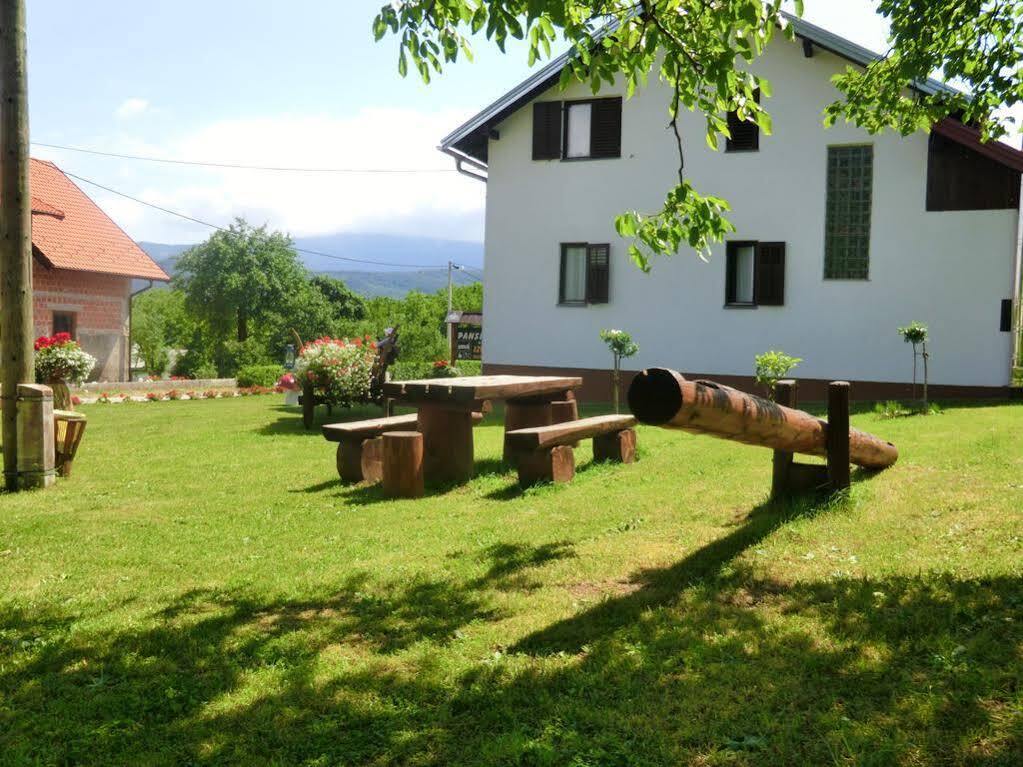 Pansion Izvor Hotel Korenica Kültér fotó